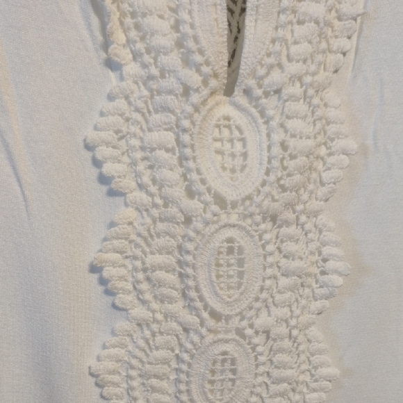 Chic White Lace Detail Blouse - Picture 3 of 14